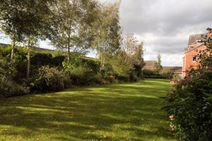 Lovell Court Communal Gardens- click for photo gallery